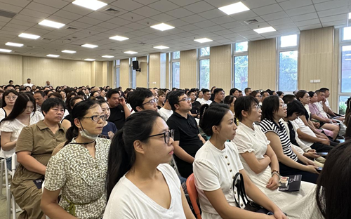 家校携手 共育未来——雄东爱景小学2025年秋季新生入学、转学家长会成功举办(图2)