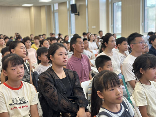家校携手 共育未来——雄东爱景小学2025年秋季新生入学、转学家长会成功举办(图8)