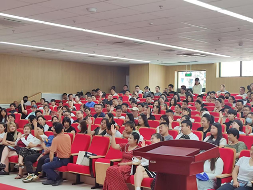 从‘心’出发，快乐入学——雄安雄东长丰小学2025年秋季新生入学、转学家长会成功举办(图2)