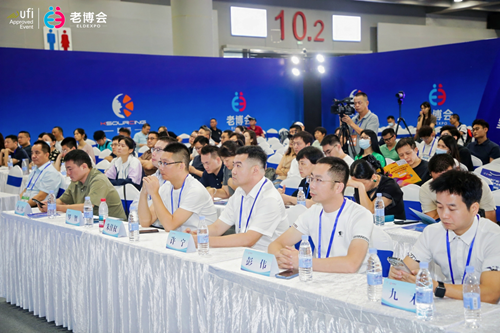 小艾康养科技双奖加冕2025广州老博会:诚邀全球合伙人共启银发经济万亿蓝海(图5) 小艾康养科技双奖加冕2025广州老博会:诚邀全球合伙人共启银发经济万亿蓝海(图5)