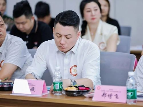 【共叙桑梓情·共谋发展计】欢迎苏州市浙江商会领导一行莅临苏州名仕医院参观指导(图3) 【共叙桑梓情·共谋发展计】欢迎苏州市浙江商会领导一行莅临苏州名仕医院参观指导(图3)