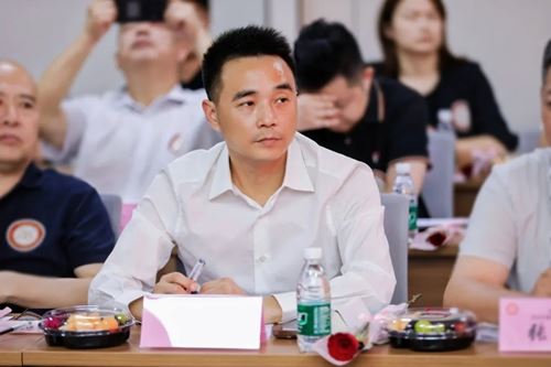 【共叙桑梓情·共谋发展计】欢迎苏州市浙江商会领导一行莅临苏州名仕医院参观指导(图4) 【共叙桑梓情·共谋发展计】欢迎苏州市浙江商会领导一行莅临苏州名仕医院参观指导(图4)