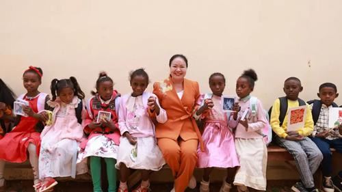 一片好膜铺就中非共富路，湖南人李洪梅激活非洲女性就业新动能(图3)