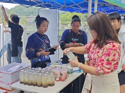 湘超现场湖邑茶集免费送万杯保靖黄金茶新茶饮，引爆湘西茶韵热潮(图6)