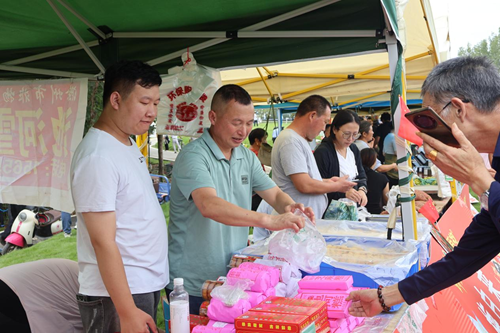 定远县:梅白来草坪音乐嘉年华暨第十二届定远池河梅白鱼文化旅游节盛大开幕(图3) 定远县:梅白来草坪音乐嘉年华暨第十二届定远池河梅白鱼文化旅游节盛大开幕(图3)