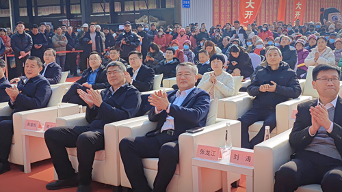 鲁南果品交易中心果品年货大集盛大启幕 打造鲁南区域果品流通新高地(图2) 鲁南果品交易中心果品年货大集盛大启幕 打造鲁南区域果品流通新高地(图2)