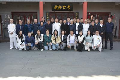 首届武当山武道中医药大健康研讨会与武汉百姓源健康生活馆开业仪式活动圆满举行 (图3) 首届武当山武道中医药大健康研讨会与武汉百姓源健康生活馆开业仪式活动圆满举行 (图3)