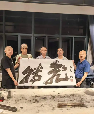 翰墨润校园 书法传经典——国礼艺术大师马君声莅临我校传经送宝(图3)